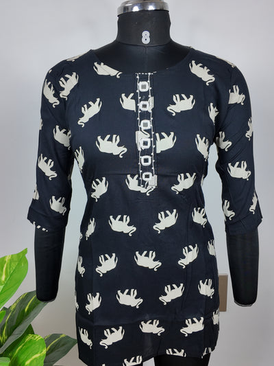 ELEPHANT PRINT BLACK SHORT TOP